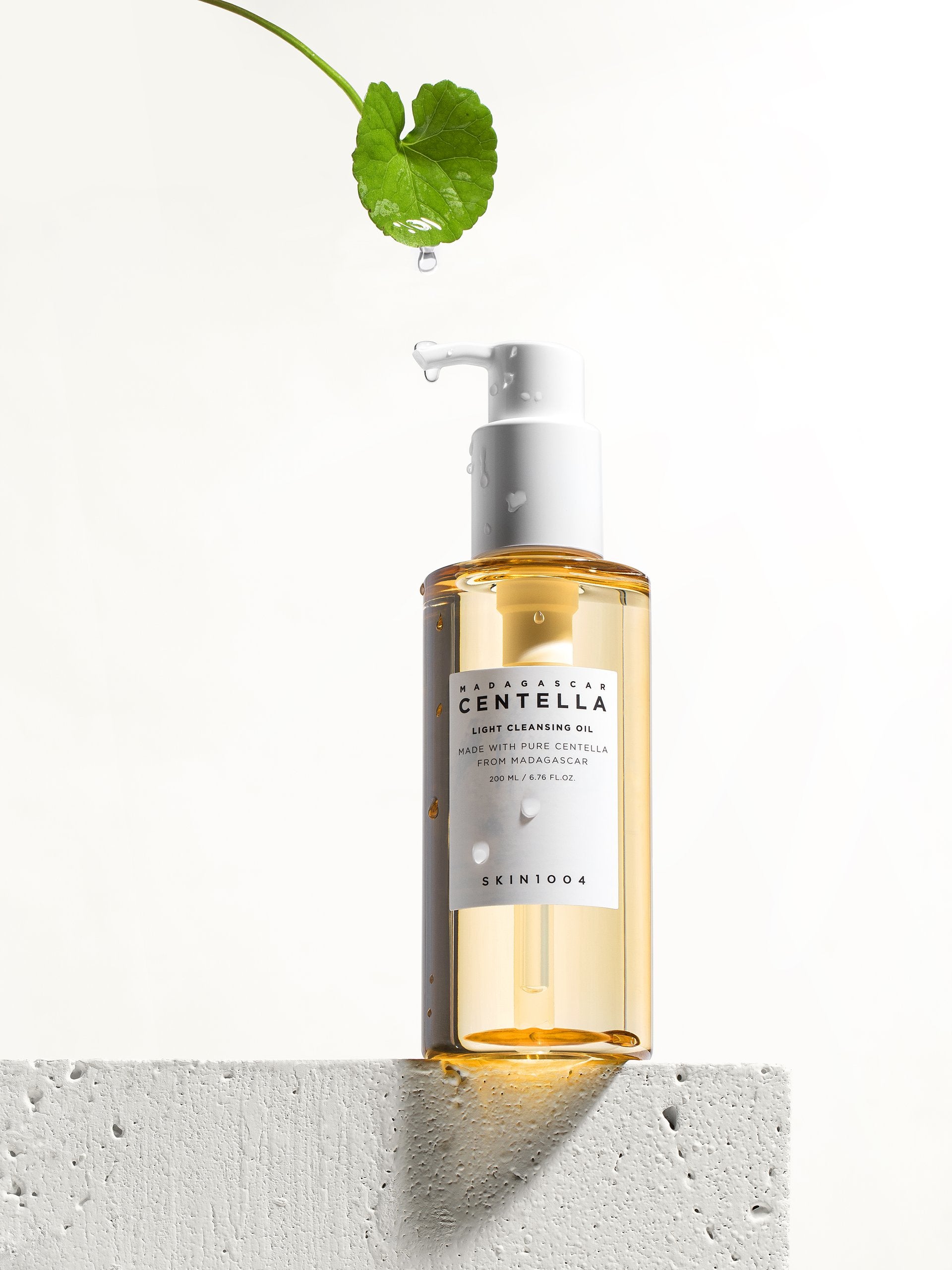 SKIN1004 Madagascar Centella Light Cleansing Oil (200ml) - K Beauty On